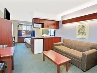 Microtel Inn & Suites By Wyndham Roseville/Detroi Detroit Exterior foto